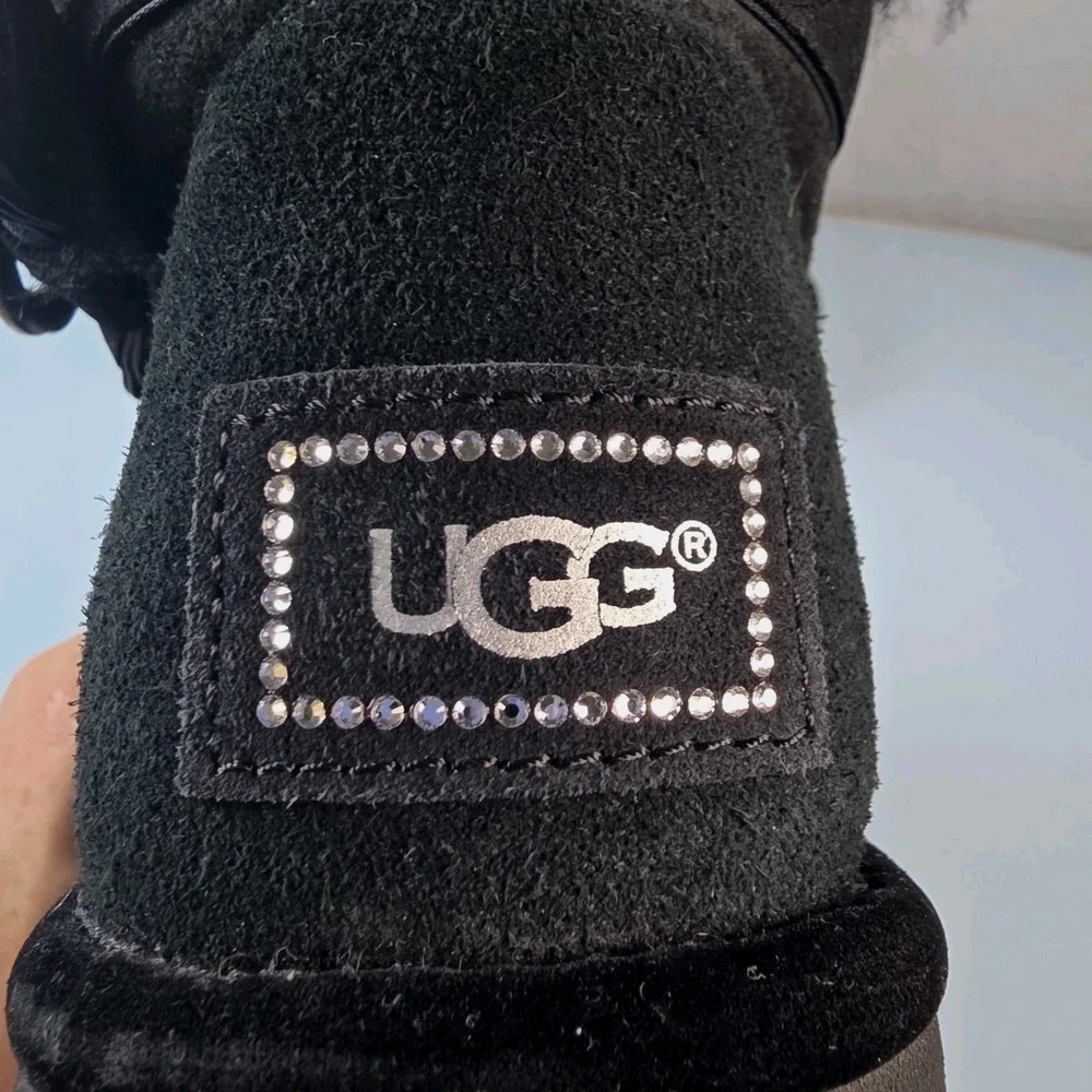 UGG Mini Karlie Brooch Black Suade Boots Size 8 Velvet & Swarovski Crystals Warm